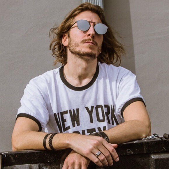 NWT - Silver Round Sports Sunglasses - Picture 4 of 4